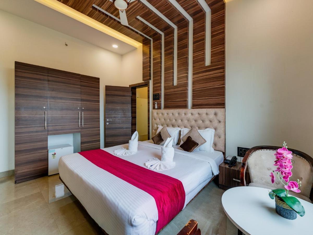Hotel Chandradeep Regency Dhule Экстерьер фото