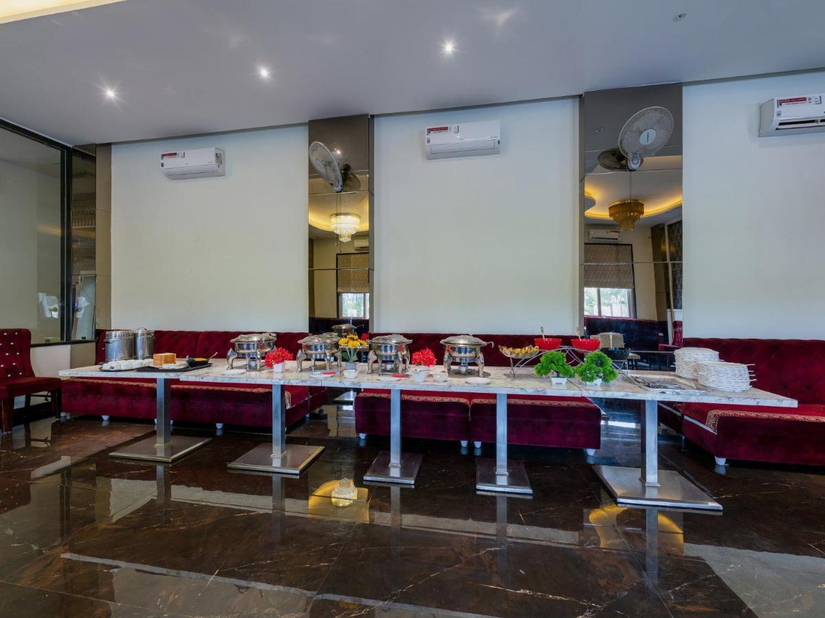 Hotel Chandradeep Regency Dhule Экстерьер фото
