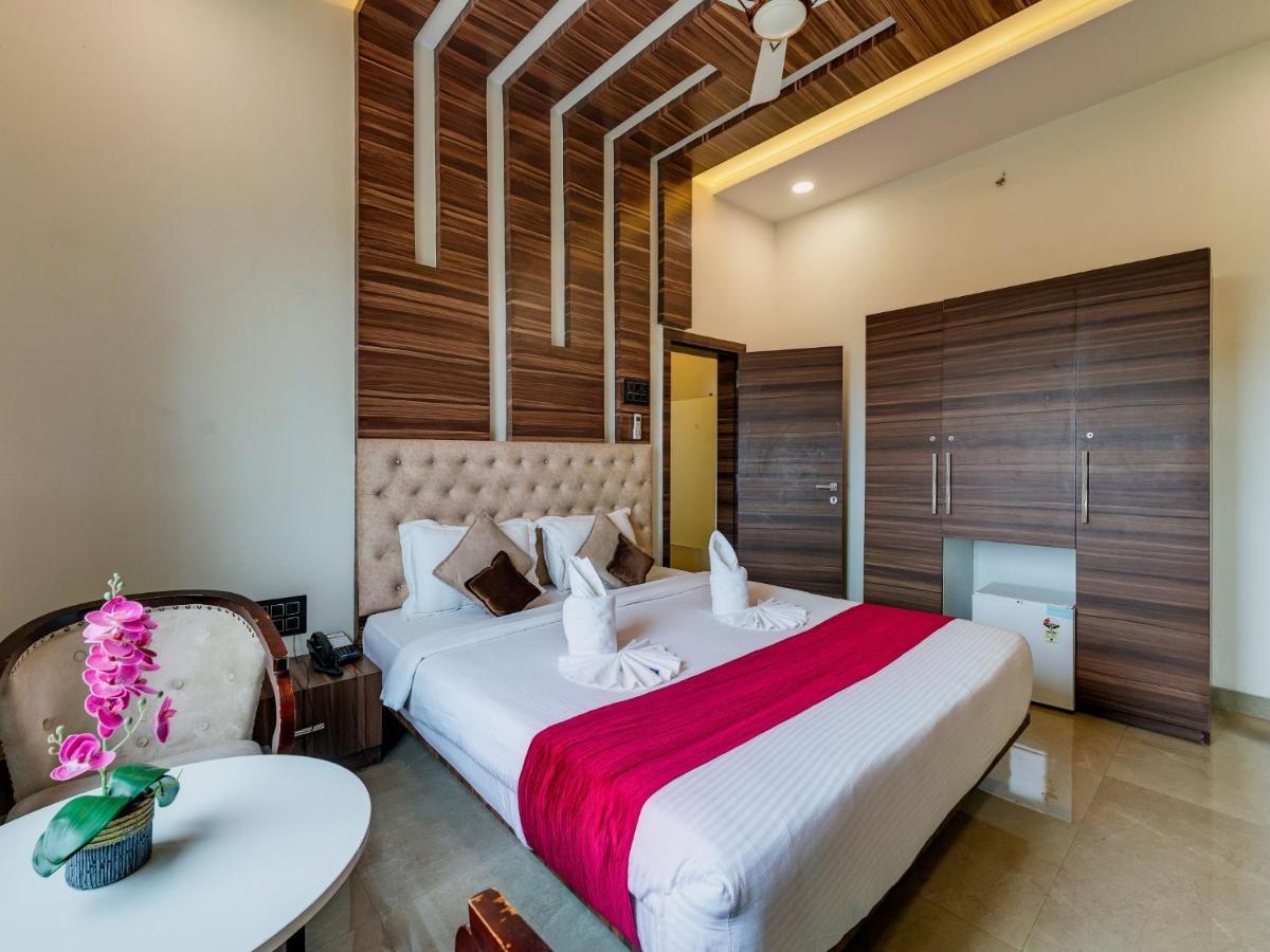 Hotel Chandradeep Regency Dhule Экстерьер фото