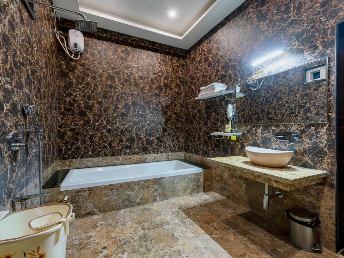 Hotel Chandradeep Regency Dhule Экстерьер фото