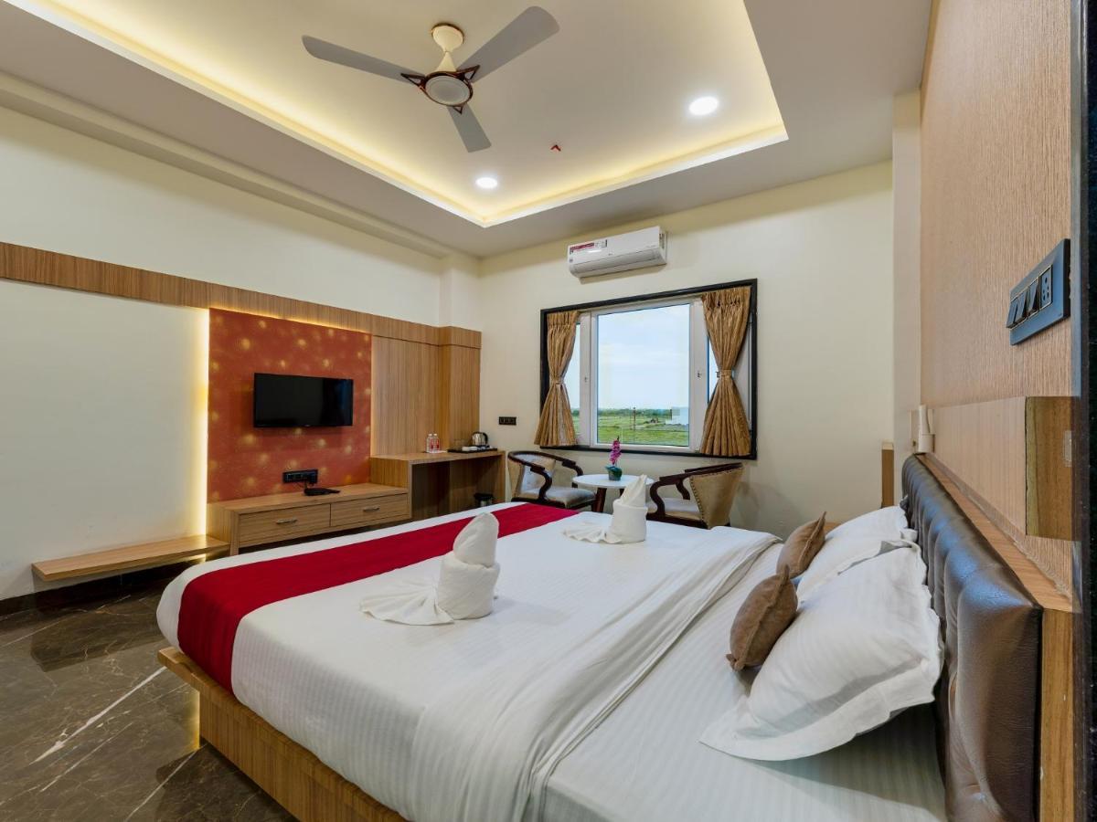 Hotel Chandradeep Regency Dhule Экстерьер фото