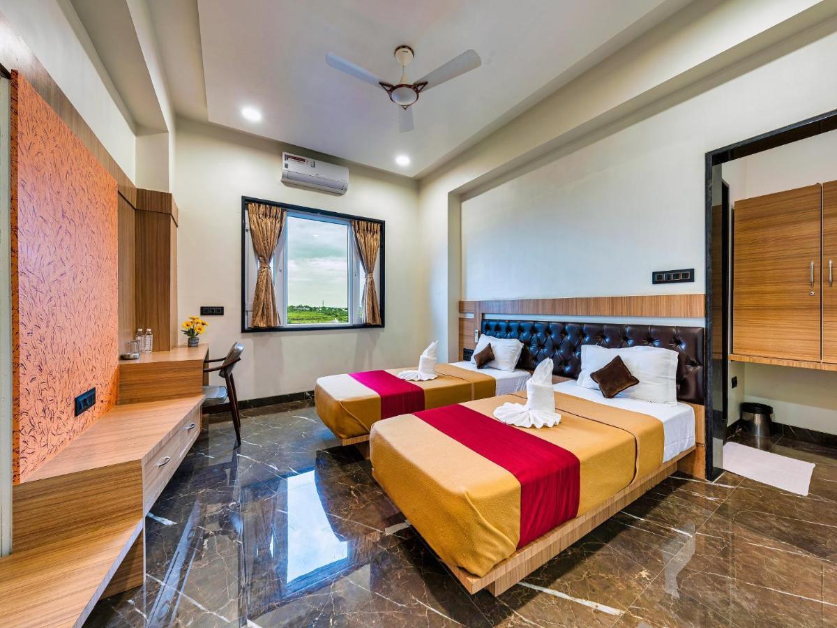 Hotel Chandradeep Regency Dhule Экстерьер фото