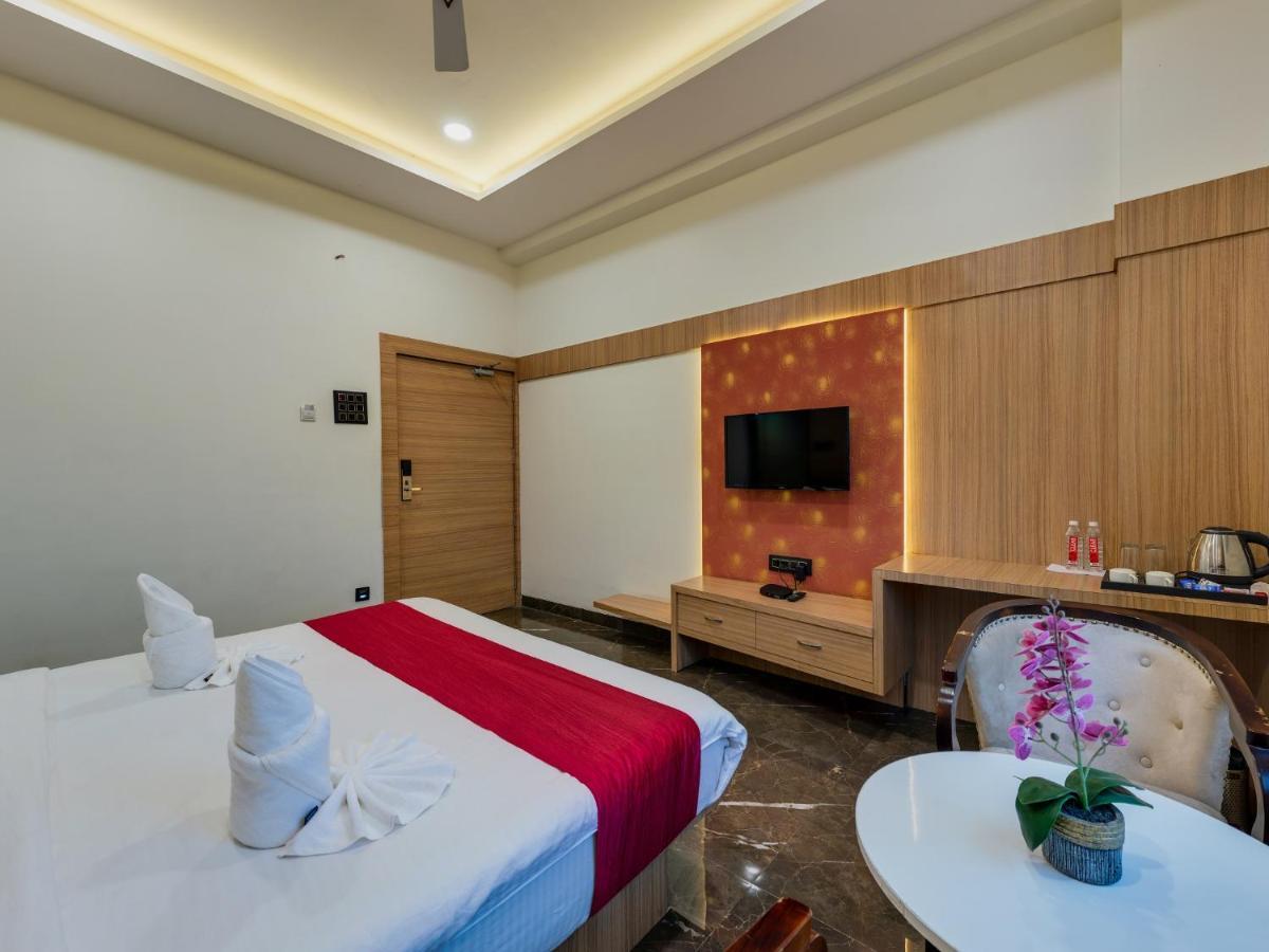 Hotel Chandradeep Regency Dhule Экстерьер фото