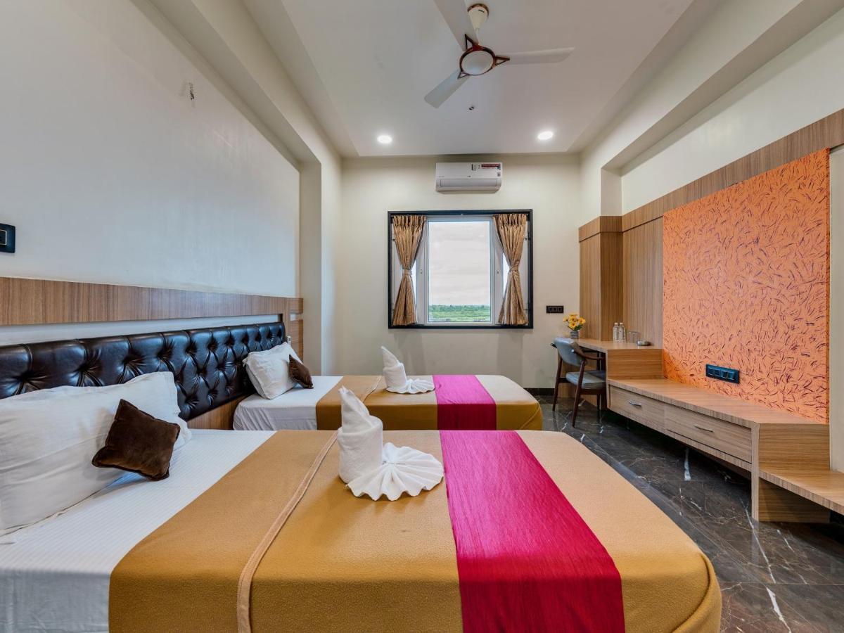 Hotel Chandradeep Regency Dhule Экстерьер фото